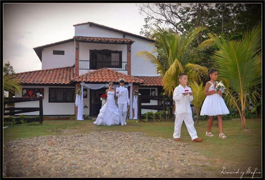 Casa Campo Emaus Caucasia 外观 照片