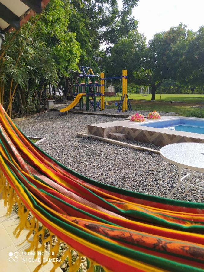 Casa Campo Emaus Caucasia 外观 照片